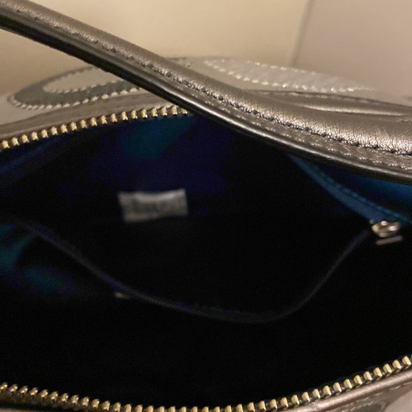 Coach - Picture 8 of 10